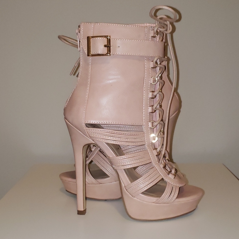 Pick lace up heels